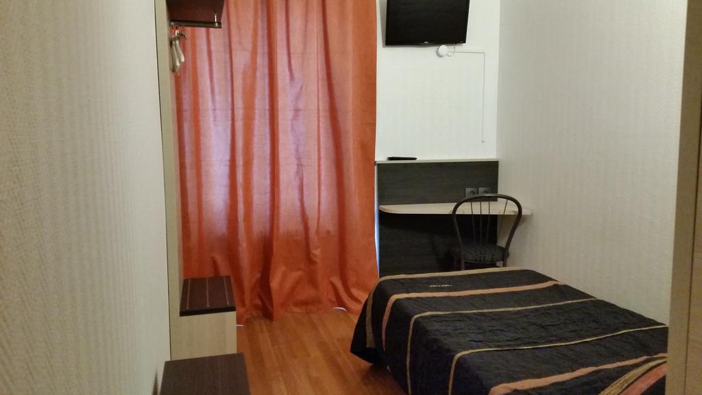 Hotel D'Alsace Villeurbanne Camera foto