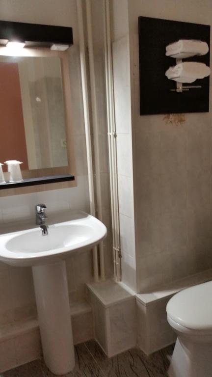 Hotel D'Alsace Villeurbanne Camera foto