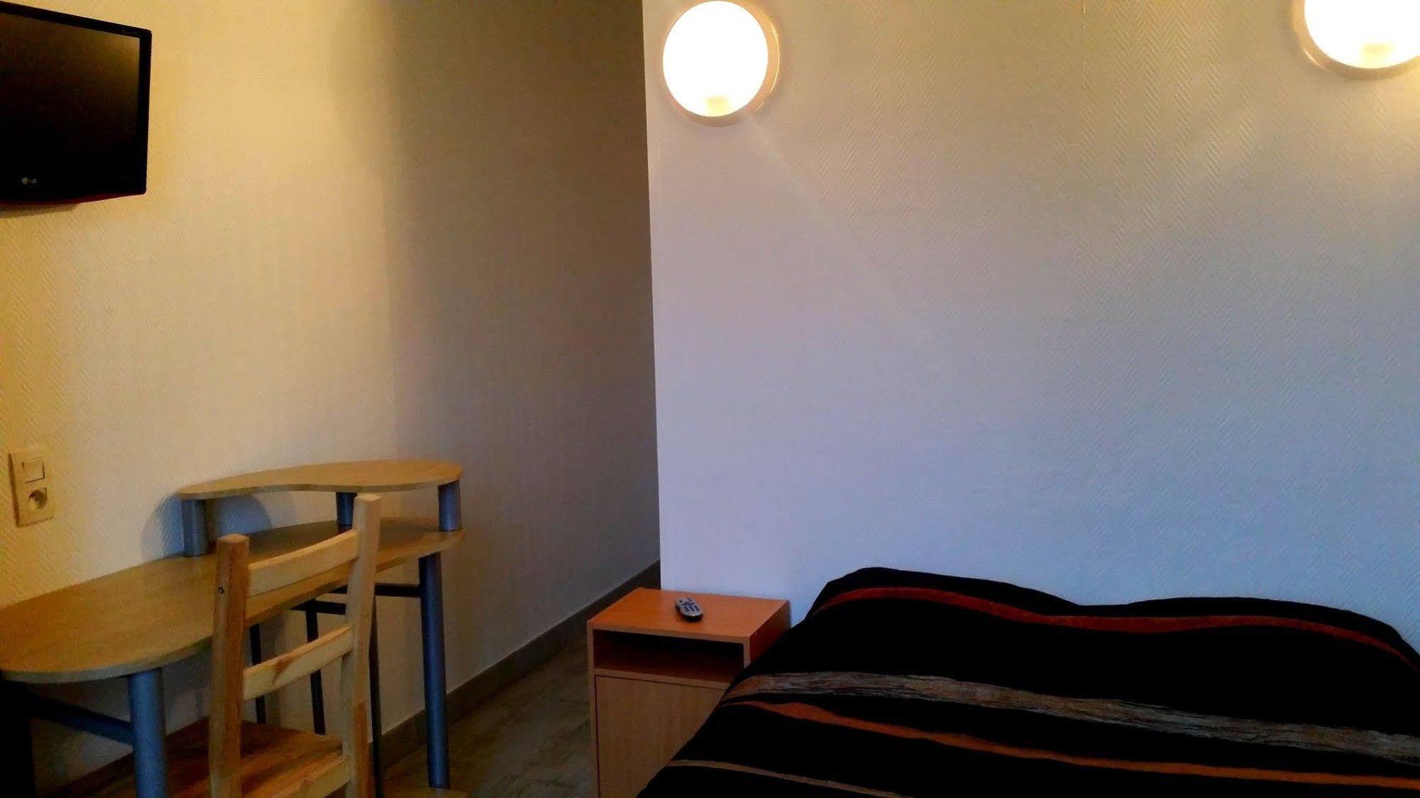 Hotel D'Alsace Villeurbanne Esterno foto