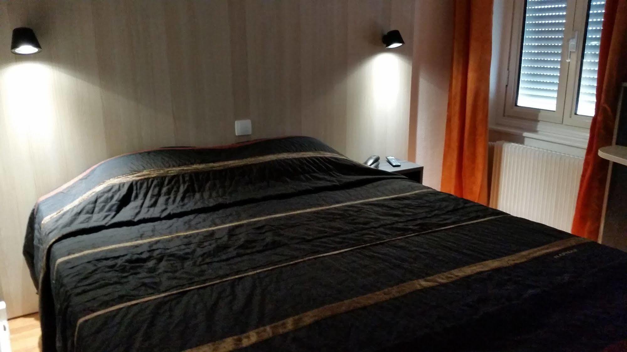 Hotel D'Alsace Villeurbanne Esterno foto