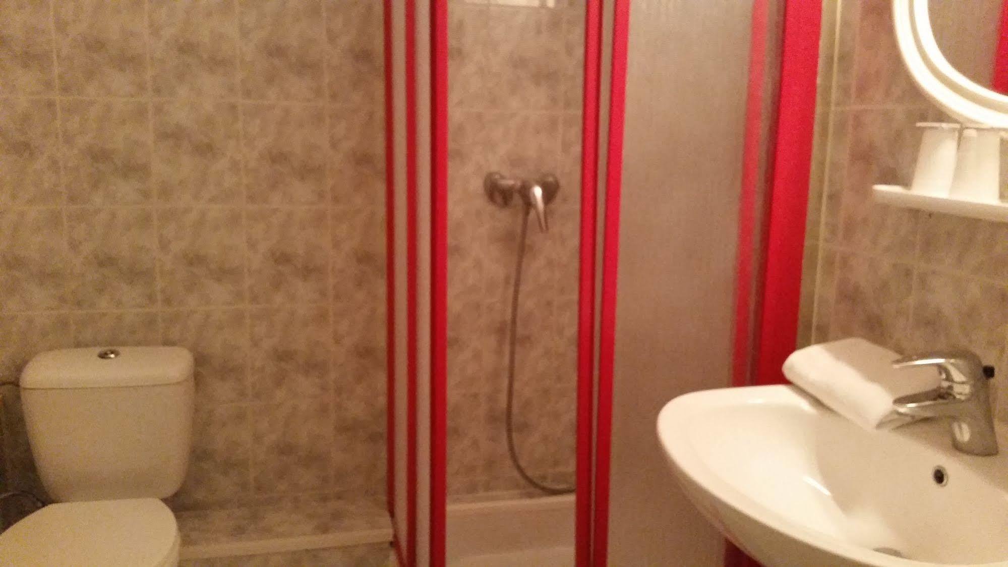 Hotel D'Alsace Villeurbanne Esterno foto